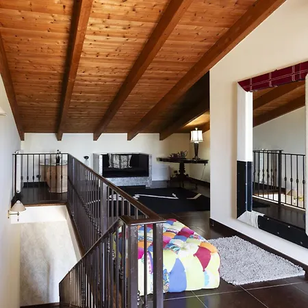 Alike - Isulatravel Villa